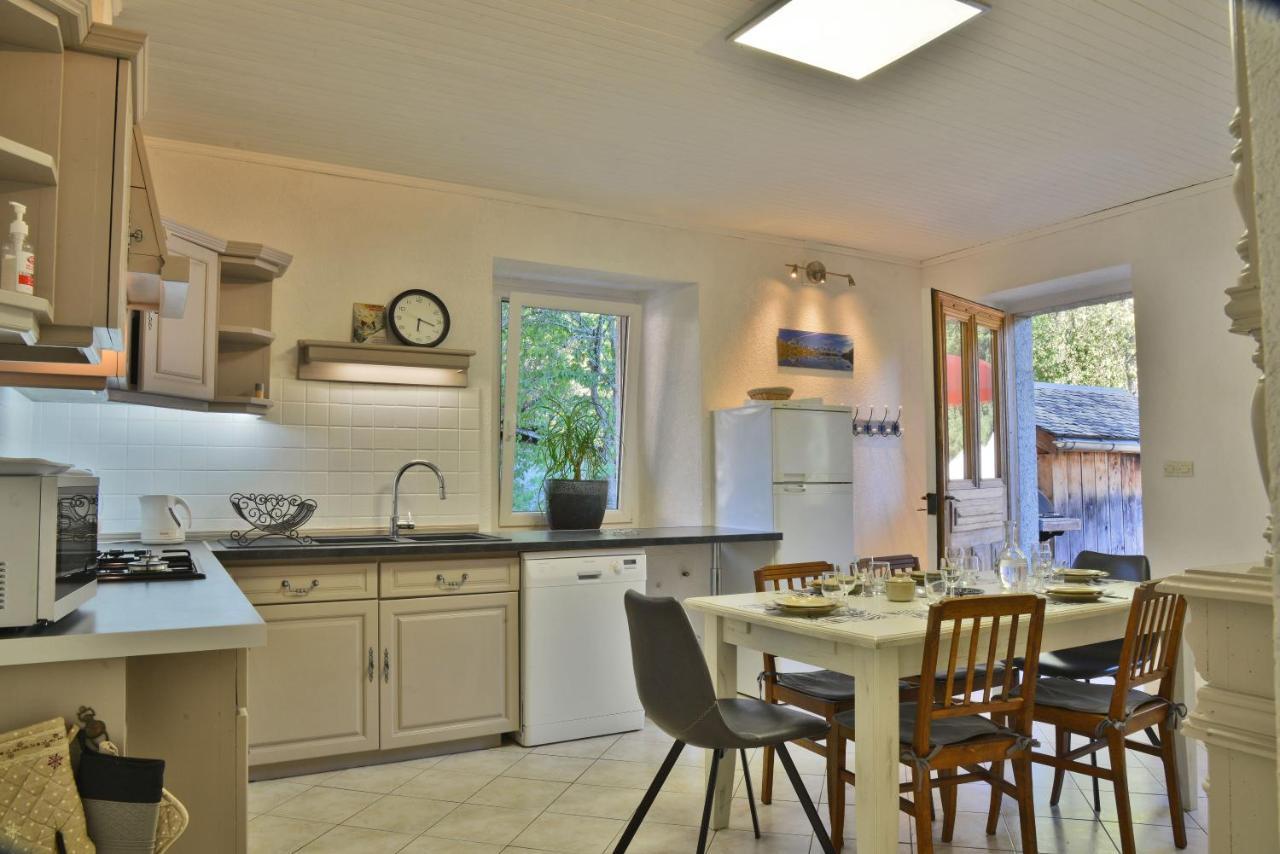 Appartement 6 Pers 70 M² Dans Chalet Chez Marie モントリオン エクステリア 写真