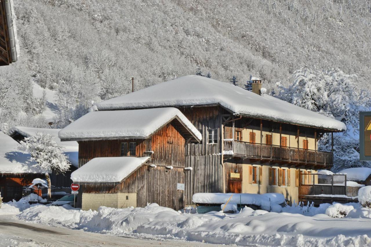 Appartement 6 Pers 70 M² Dans Chalet Chez Marie モントリオン エクステリア 写真